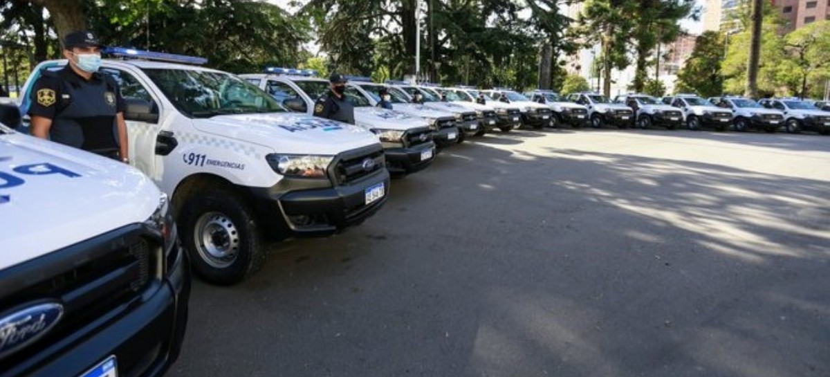 El Gobierno bonaerense le entregó 60 patrulleros policiales al municipio conducido por Julio Garro