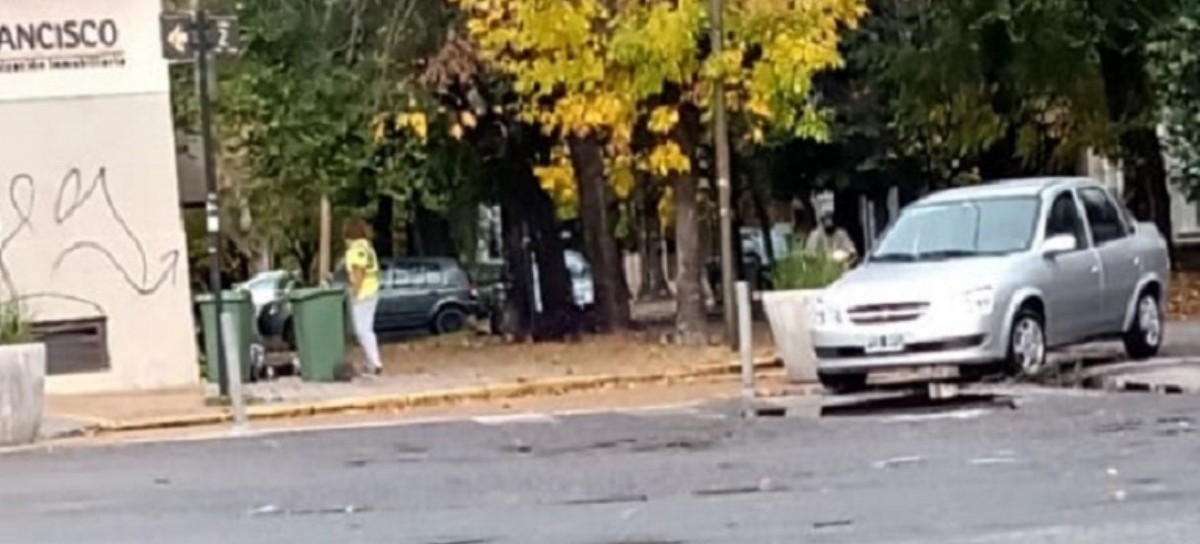 La Plata: quienes barren la hojarasca, al borde de la explotación y el olvido municipal