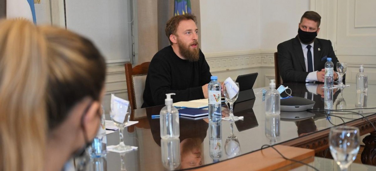 El presidente de la Cámara de Diputados bonaerense recibió a jóvenes empresarios industriales