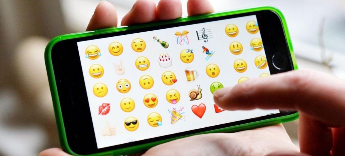 Uso de emojis: profesor de la UCALP advierte dificultades en los jóvenes para la expresión escrita