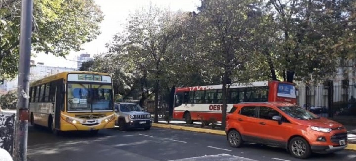 Desde la hora 00:00 de este martes, los colectivos deben funcionar con sus frecuencias normales