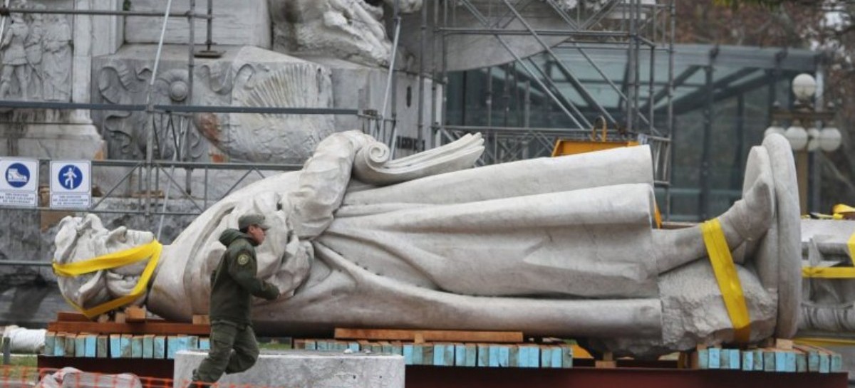 La guerra de las estatuas