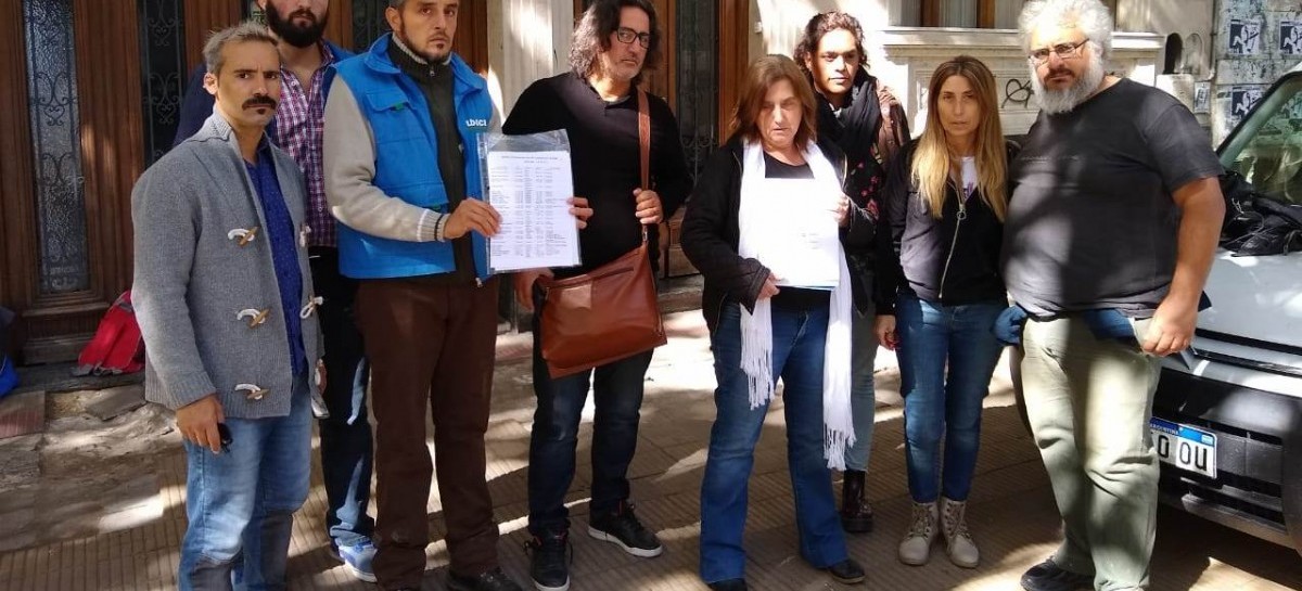 Docentes de La Plata siguen sin cobrar sus sueldos