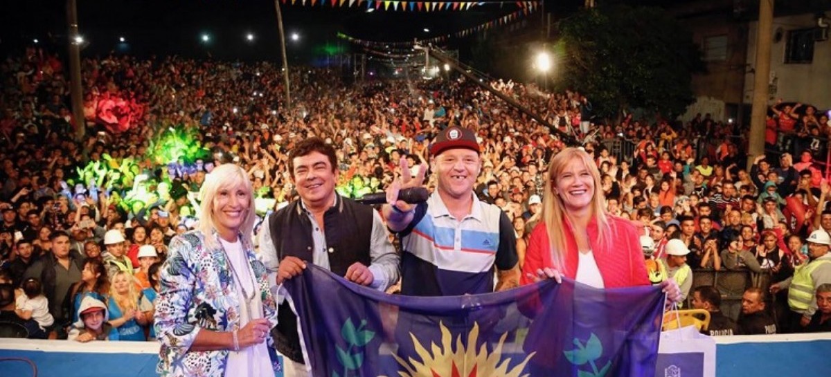 Mientras buscan la unidad peronista, Magario y Espinoza bailaron con "El Pepo" en La Matanza