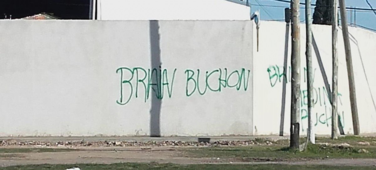Pintadas intimidantes y "llamados a empresas desde la Intervención" suman tensión en UOCRA La Plata