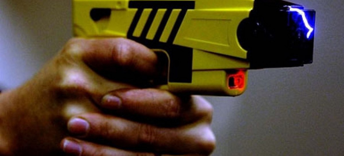 El ministro de Gobierno de CABA, Jorge Macri, propuso que las mujeres amenazadas usen pistolas Taser