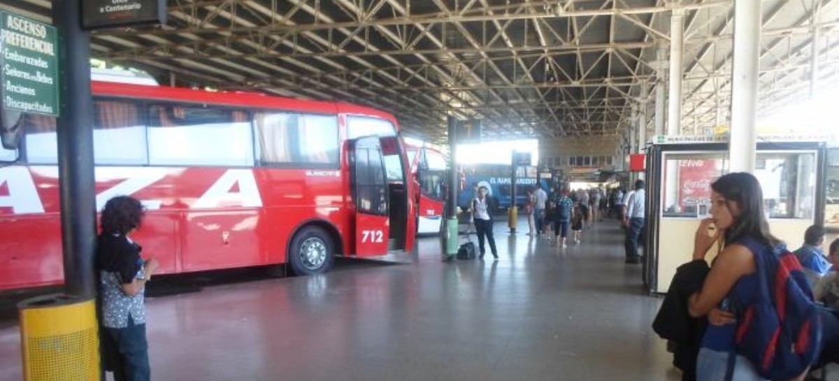 La Plata: Quejas en la terminal por el fuerte aumento en el transporte