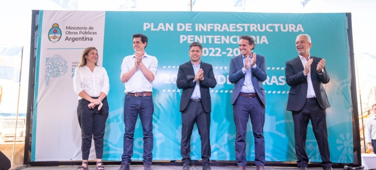 Sonrisas de ministros y el gobernador Axel Kicillof al anunciar obras para construir cárceles