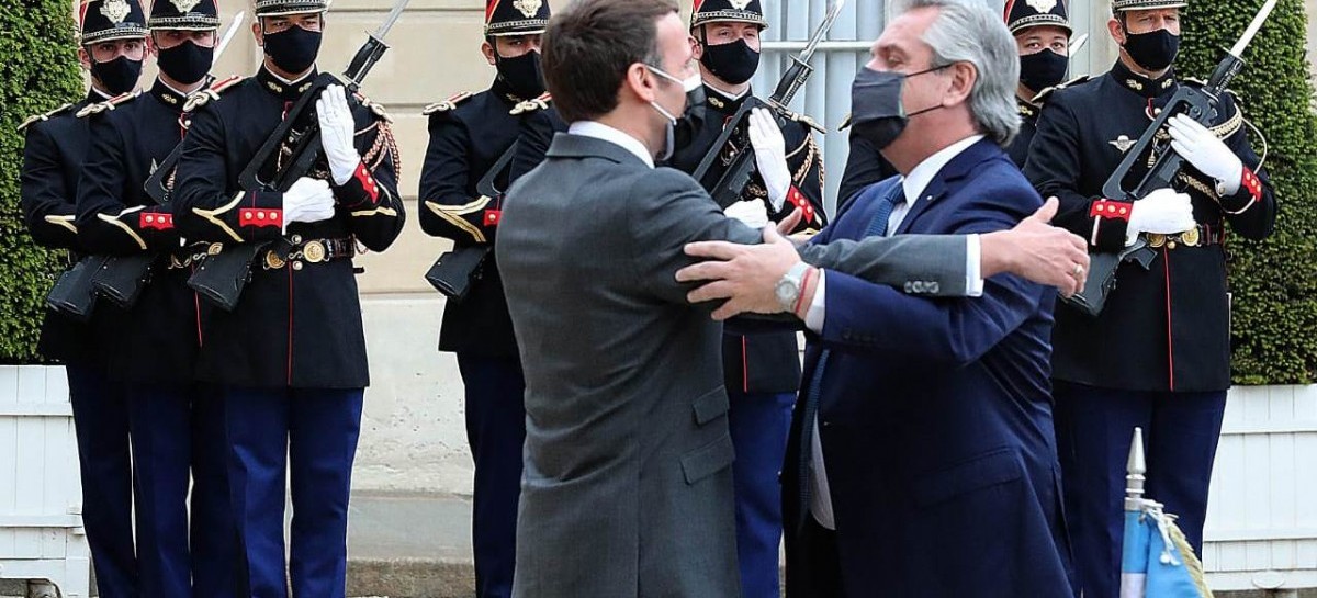 Gira europea: tras el apoyo de Francia, el presidente Fernández ya vuela con destino a Roma