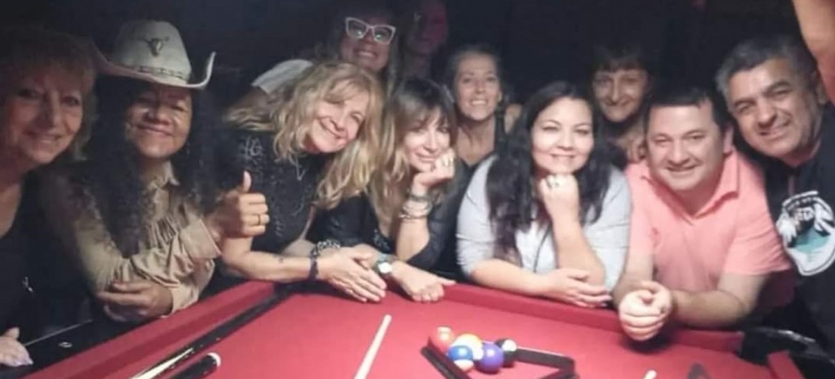 "Mateadas de la Amistad": el grupo que cada fin de semana se junta en las plazas de La Plata
