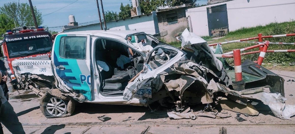 Pilar: dos policías bonaerenses se salvaron de milagro tras el choque de su camioneta con un tren