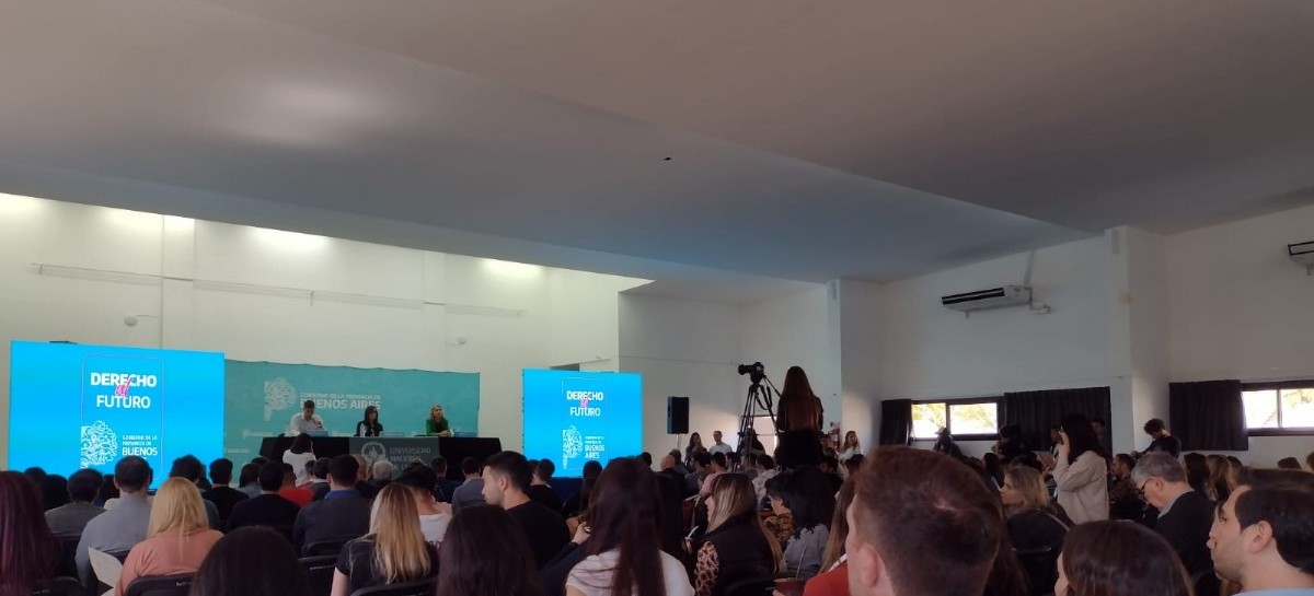 Jornadas "Derecho al Futuro, Derecho al Desarrollo" en la Facultad de Periodismo