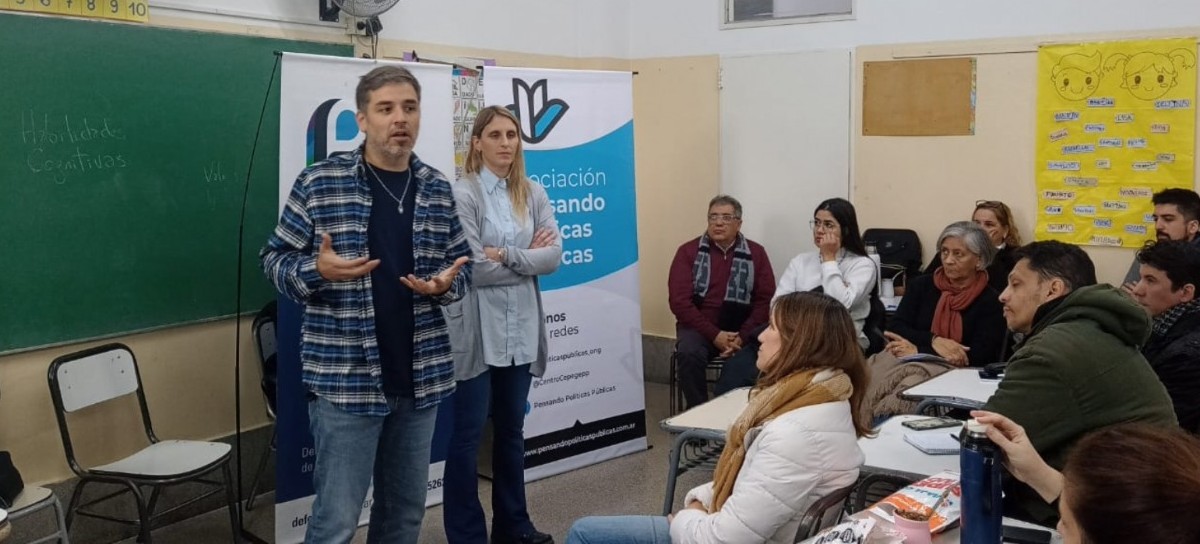 Defensoría del Pueblo: Capacitan a docentes sobre riesgos de apuestas online en los colegios