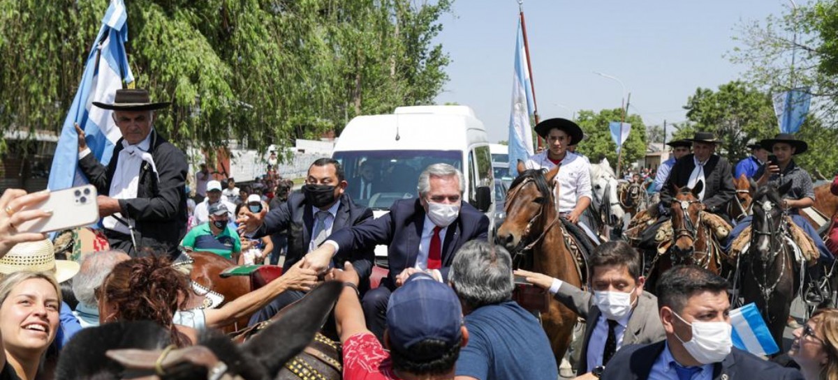 El presidente Fernández, en Tucumán, recorrió fábricas y la nueva sede de Gendarmería Nacional