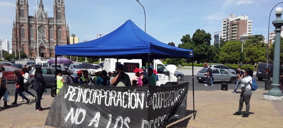 "Por una Navidad Sin Despidos": protesta frente al Palacio Municipal de La Plata y posible acuerdo