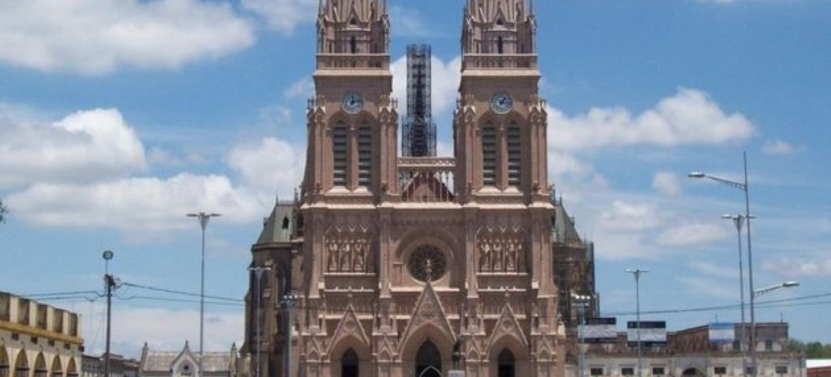 Por el Día de la Virgen, la Conferencia Episcopal Argentina logró reunir en misa a Macri y Fernández