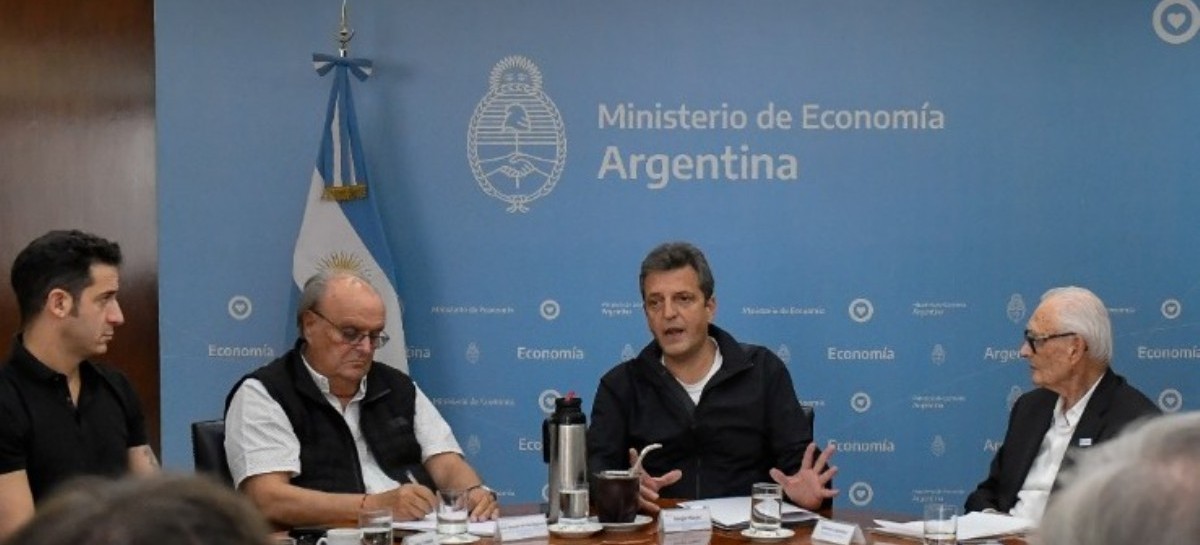 Massa anunció la firma del acuerdo de intercambio de información fiscal automático con EE.UU.