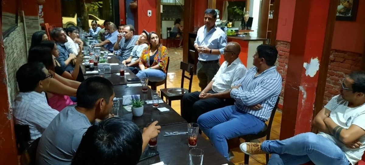 Vive en La Plata y se postuló al Congreso de Perú, que el 11 de abril tendrá las presidenciales