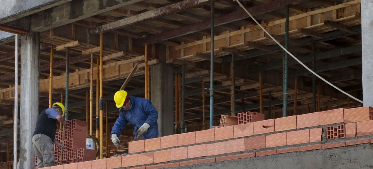 Empresarios, profesionales y comerciantes de La Plata reclaman por la continuidad de obras privadas