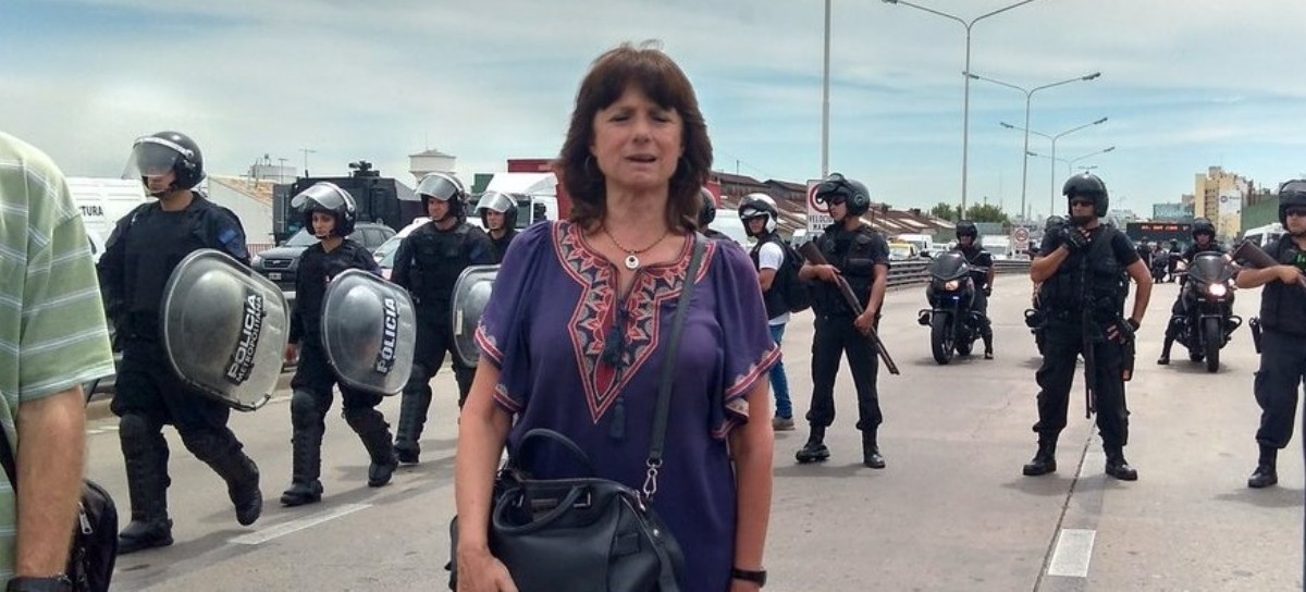 Dirigente de izquierda pide "no militarizar Villa Azul", sino "más test y cuarentena Fase 1"