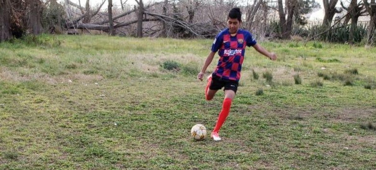 Nació en Bolivia, se luce en La Plata y sueña con jugar en el Barcelona