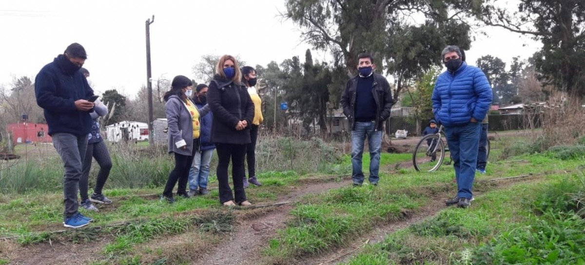 Vecinos aislados en La Plata: Quitan un puente por iniciativa de una empresa y un delegado municipal