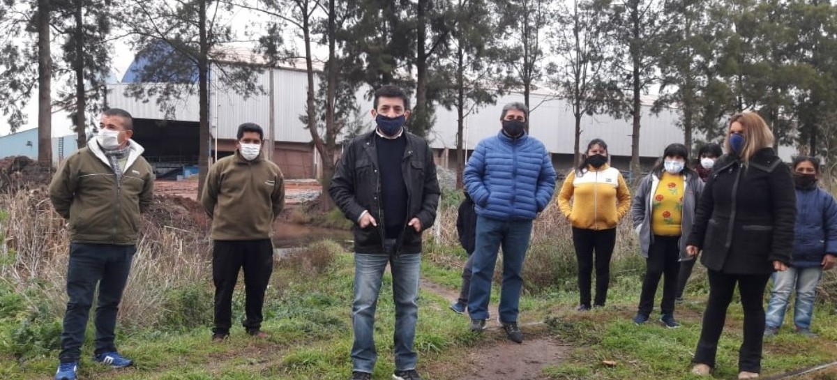 Vecinos aislados en La Plata: Quitan un puente por iniciativa de una empresa y un delegado municipal
