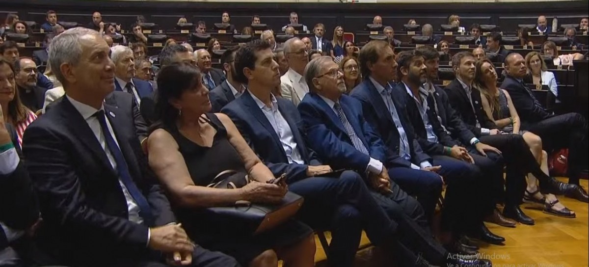 Axel Kicillof: "Anunciamos la reestructuración de la deuda en consonancia con el Gobierno nacional"