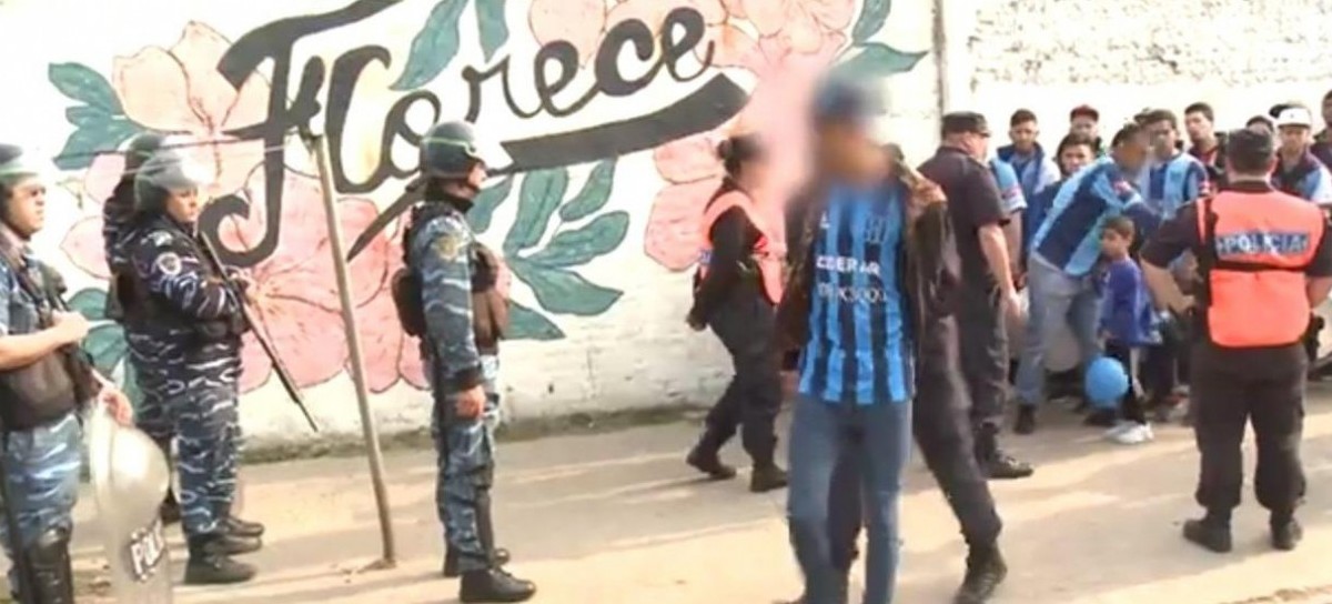 Detuvieron a barrabravas de San Telmo en la previa del partido con Talleres de Remedios de Escalada