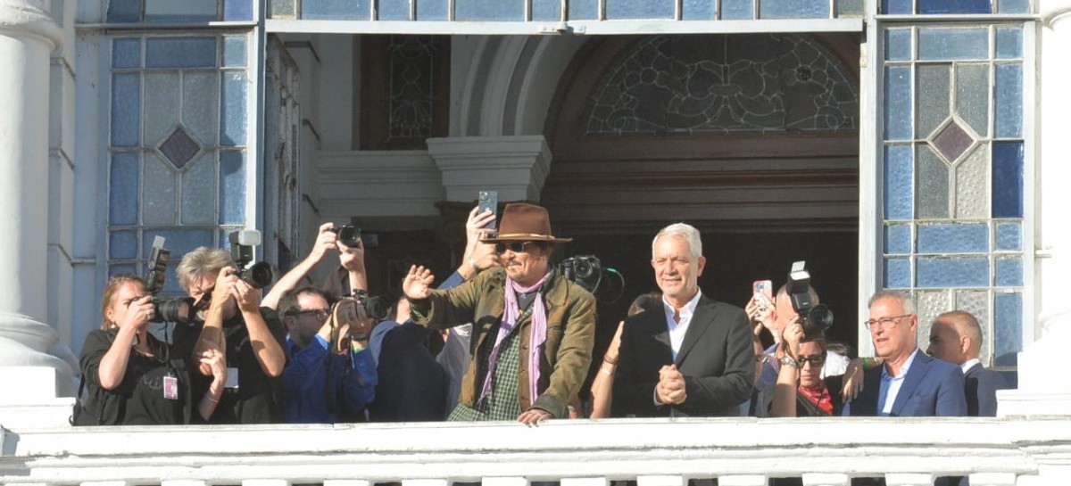 Furor en la ciudad de La Plata por la presencia del actor Johnny Depp