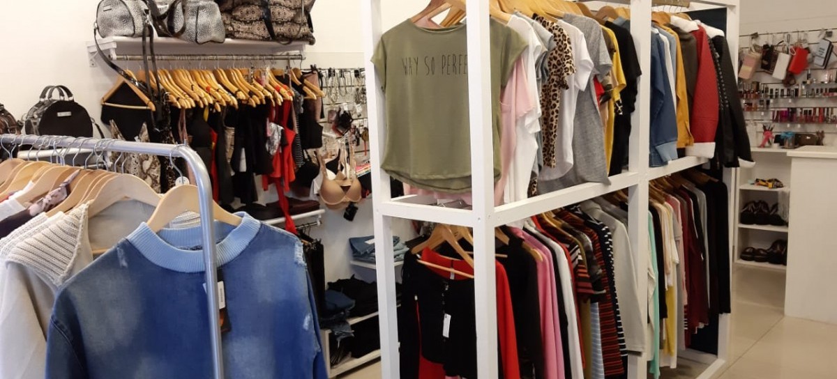 La Secretaría de Comercio acordó mantener los precios de la ropa hasta el 1 de diciembre
