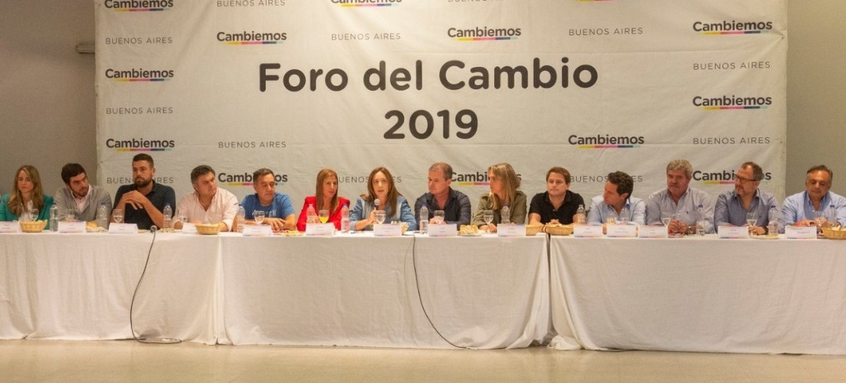 La gobernadora Vidal y Lucas Delfino apuntalaron el trabajo de referentes en el "Foro del Cambio"