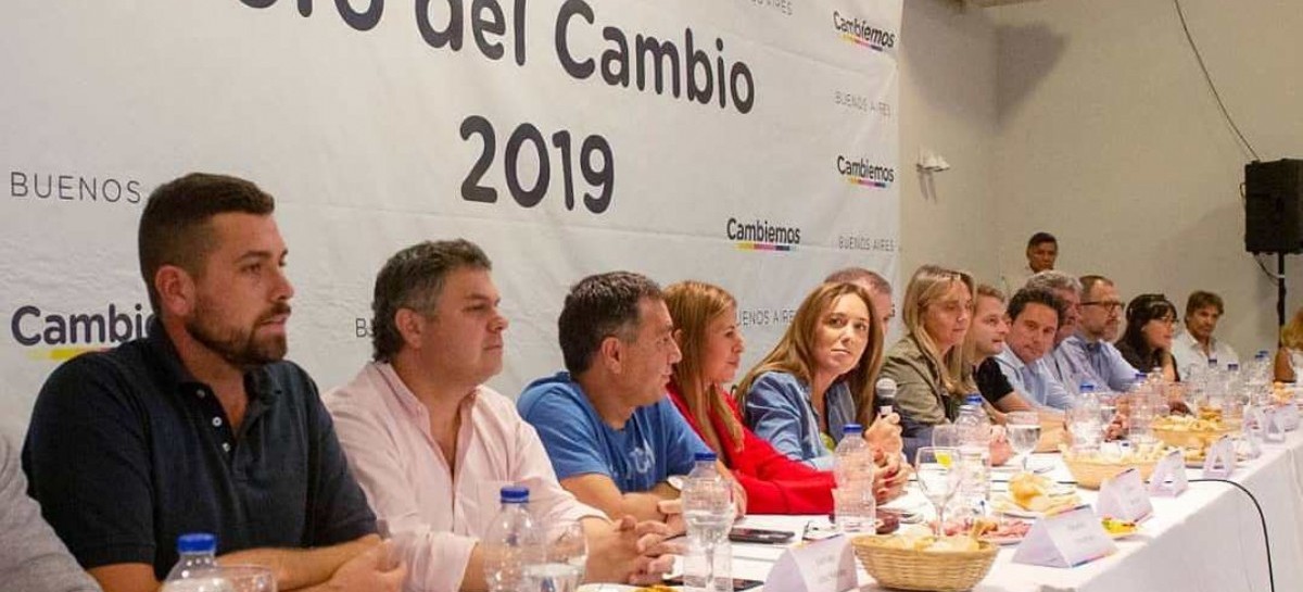 La gobernadora Vidal y Lucas Delfino apuntalaron el trabajo de referentes en el "Foro del Cambio"