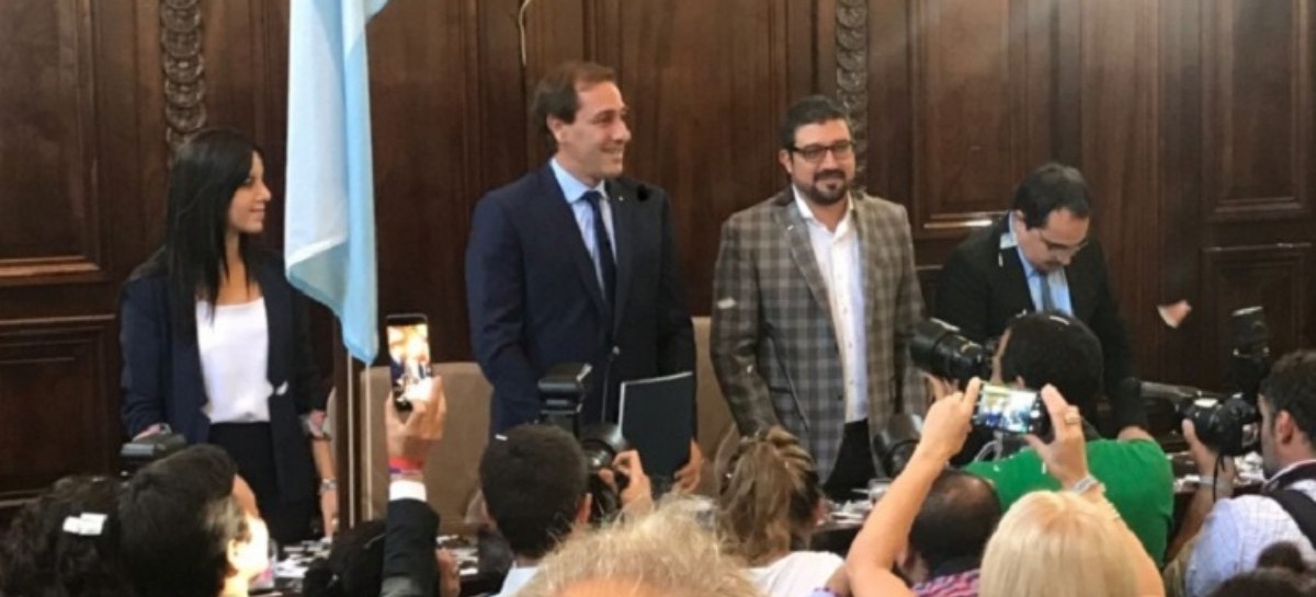 En la apertura de sesiones, Garro dijo que la ciudad se puso "de pie"