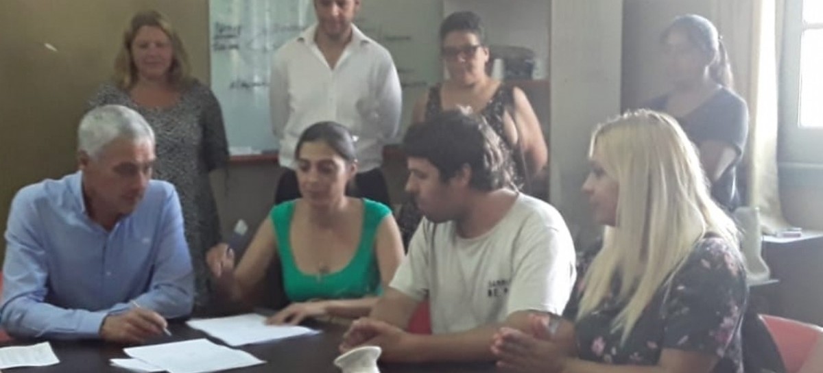 Berisso: se firmó el convenio en el marco del programa "Argentina Unida por Educación y Trabajo"