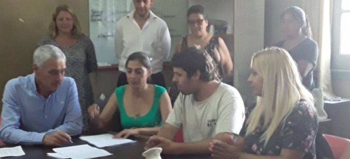 Berisso: se firmó el convenio en el marco del programa "Argentina Unida por Educación y Trabajo"