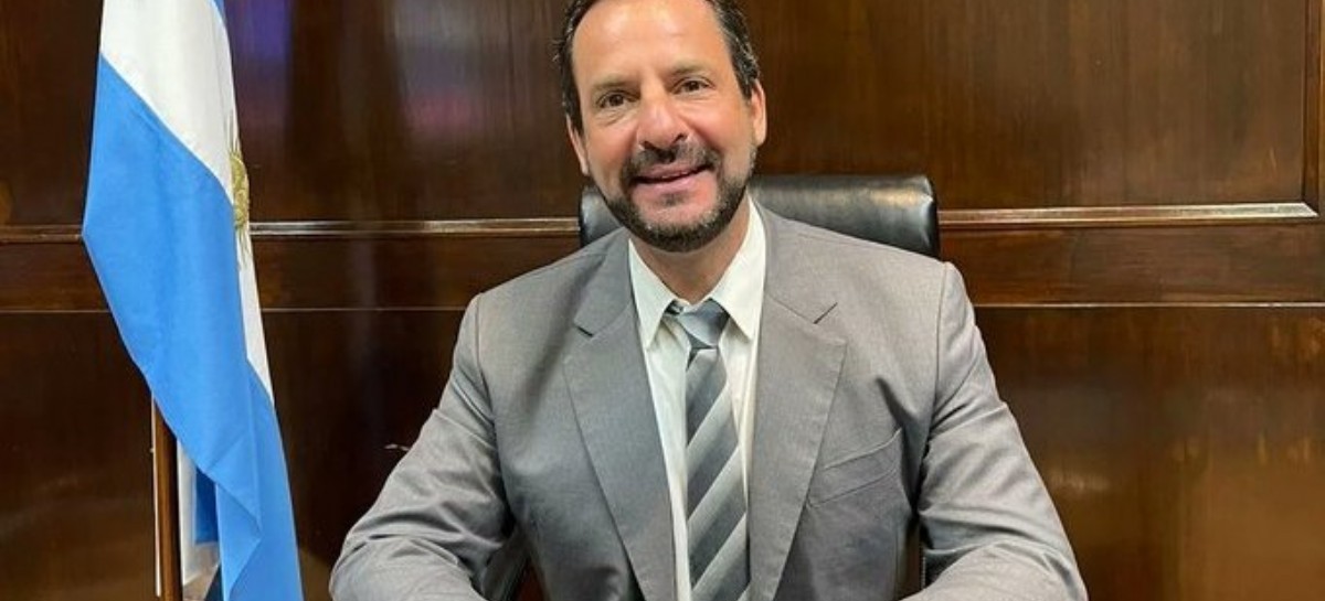 El presidente Alberto Fernández encontró a otro funcionario todo terreno: Ariel Sujarchuk