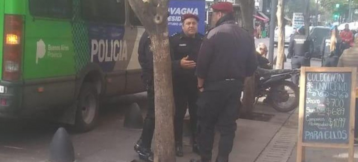 Manteros y vendedores ambulantes de La Plata, vistos como los criminales más peligrosos