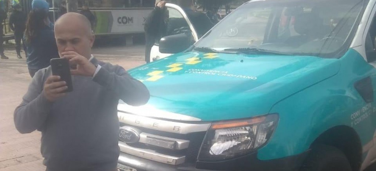 Manteros y vendedores ambulantes de La Plata, vistos como los criminales más peligrosos