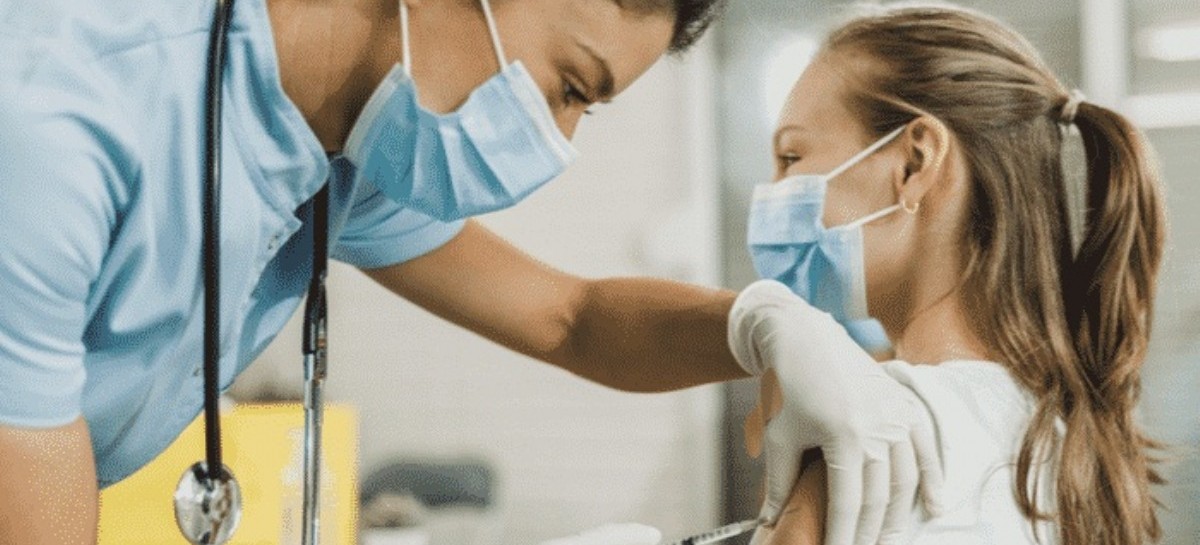 Desde hoy, el Gobierno bonaerense aplica vacunas de refuerzo COVID en niñas y niños de 5 a 11 años