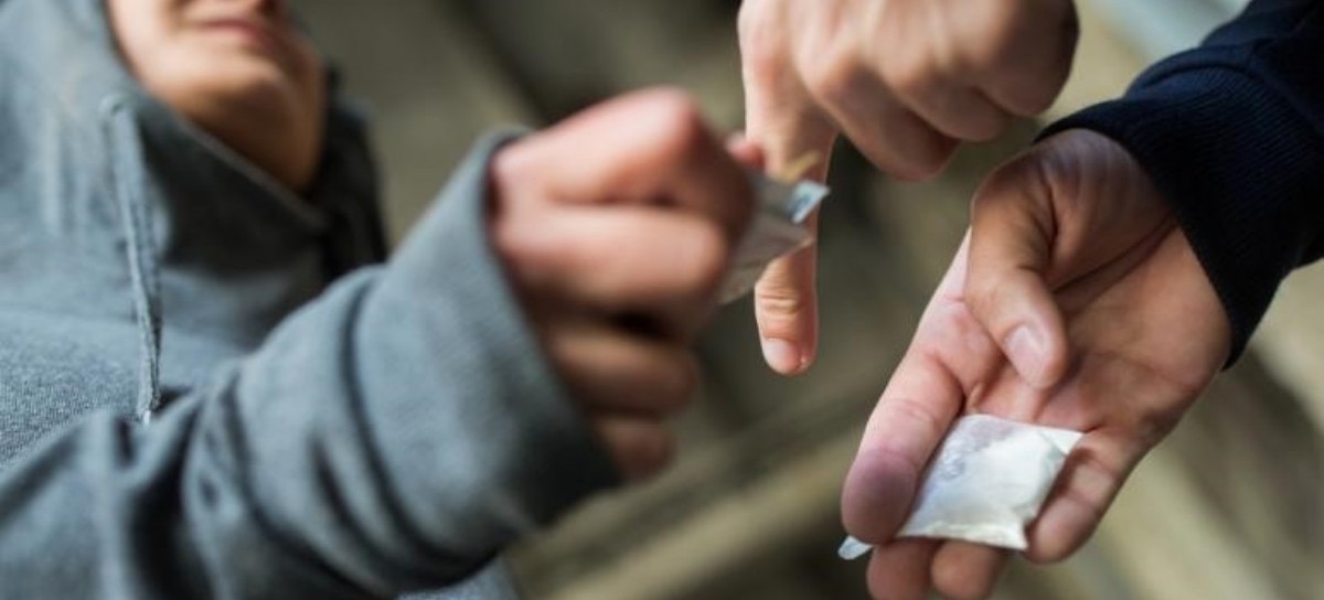 Relevamiento en La Plata: 2 de cada 3 jóvenes afirmaron tener algún tipo de vínculo con las drogas