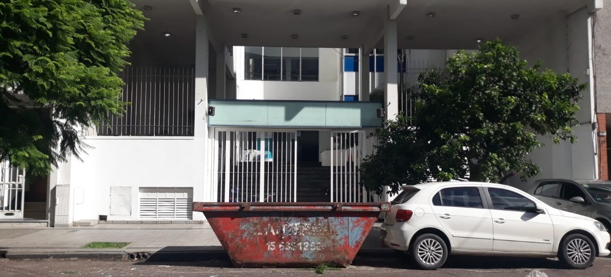 El organismo encargado de dar soluciones al hábitat empezó por lo primero: su imponente edificio