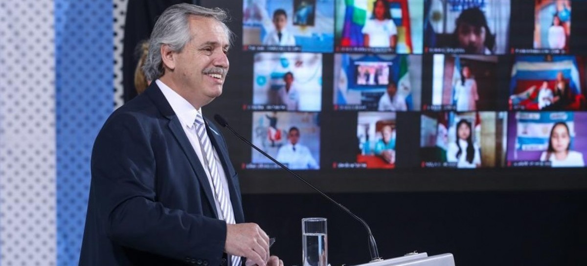 Día de la Bandera: el presidente Fernández encabezó un acto virtual y tomó juramento a alumnos