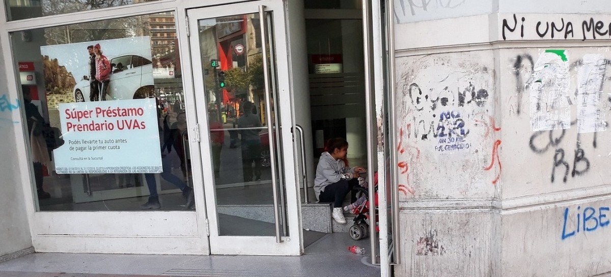 En La Plata, ALQUILAN NIÑOS: los usan para pedir dinero en la calle, bares y restaurantes