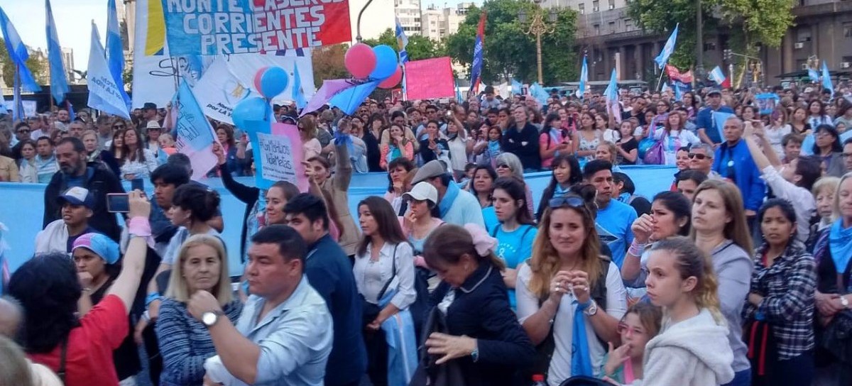 Fuerte manifestación en Congreso de grupos Pro Vida contra la implementación de la ESI