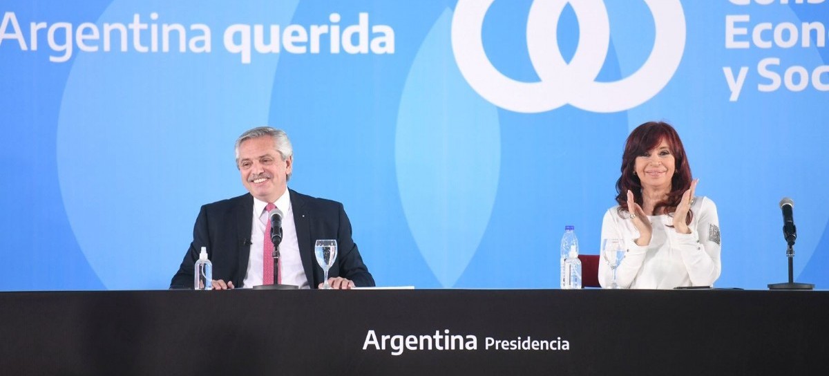La dupla Fernández-Fernández de Kirchner se mostró en Casa Rosada para presentar un proyecto de ley