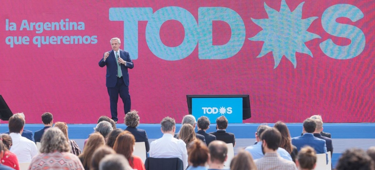 "Acto Federal" en Tecnópolis: Fernández instó a trabajar para que la Argentina "se ponga de pie"