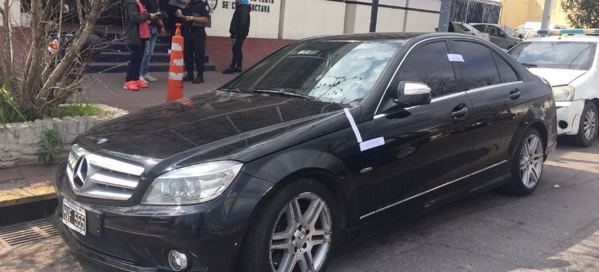 La Plata: detuvieron a un hombre que le cargó nafta a su lujoso Mercedes Benz y huyó sin pagar