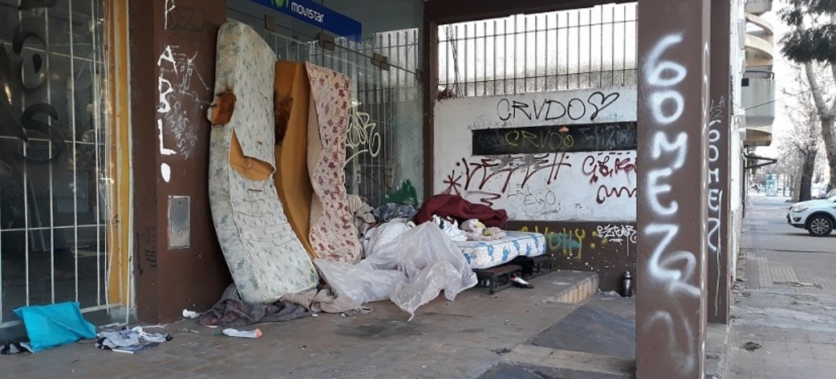 La dura cara de la pobreza y la indigencia, a metros del centro comercial de la capital bonaerense