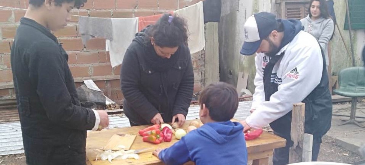 Jóvenes justicialistas comenzaron con la olla popular "Barrio por Barrio" en la ciudad de La Plata